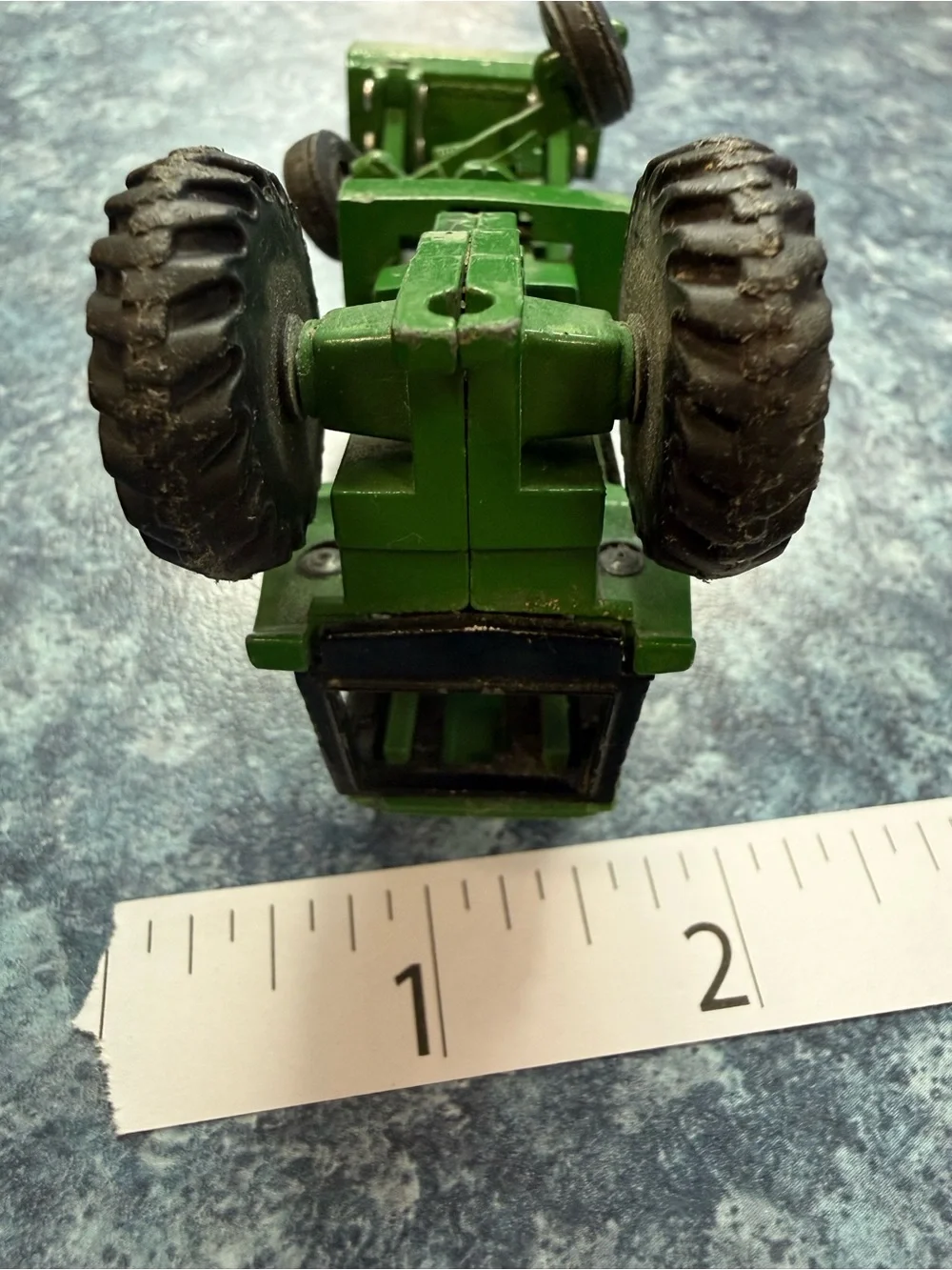 Vintage ERTL John Deere Front Loader Die Cast tractor toy -excellent condition